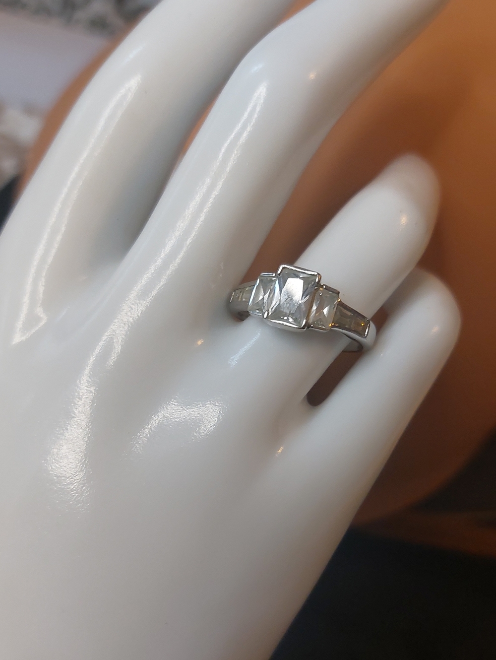 💚3/$25 Vintage Taiwan Emerald Cut Clear Stone Three Stone Ring - Size 8